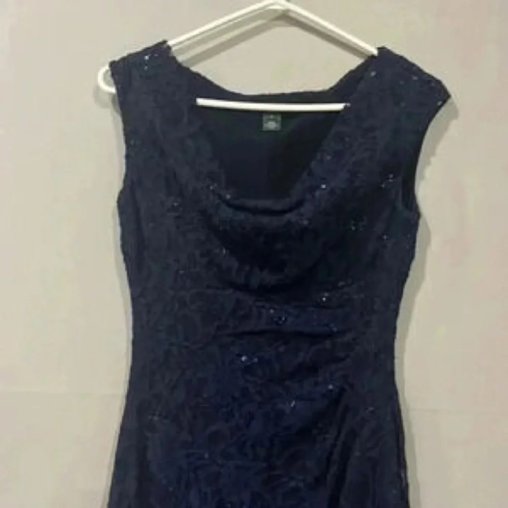 Elegant Navy Blue Cap-Sleeve Sheath Dress
